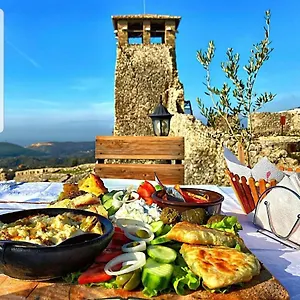 ** Pensión Emiliano Castle Of Albania